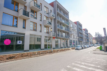 Prodej bytu 1+kk v osobním vlastnictví 45 m², Hradec Králové