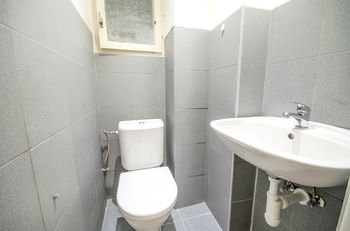 WC - Prodej bytu 2+kk v osobním vlastnictví 42 m², Praha 7 - Bubeneč