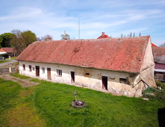 pohled od stodoly - Prodej domu 184 m², Jezbořice