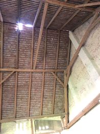 detail krovu stodoly - Prodej historického objektu 184 m², Jezbořice