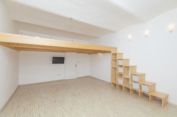 Pronájem bytu 3+kk v osobním vlastnictví 71 m², Praha 5 - Smíchov