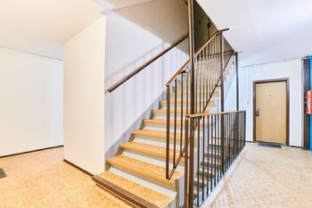 patro - chodba - Prodej bytu 2+kk v osobním vlastnictví 45 m², Praha 5 - Stodůlky