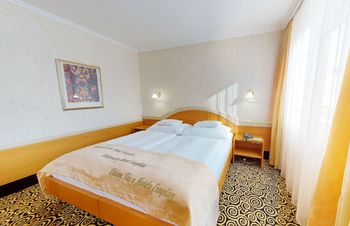 Prodej hotelu 4367 m², Rožnov pod Radhoštěm