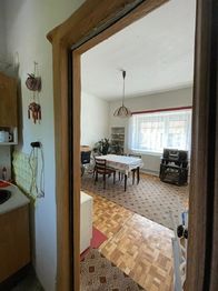 kuchyň a jídelna v přízemí - Prodej domu 210 m², Libčeves