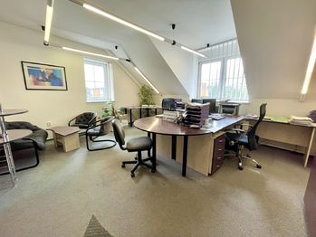 Kanceláře ve 2.NP - Prodej domu 310 m², Strakonice