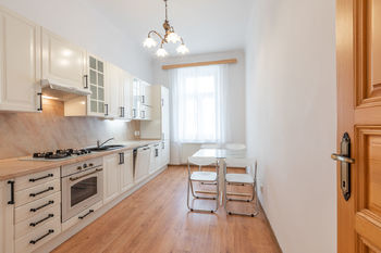Kuchyně - Pronájem bytu 3+1 v osobním vlastnictví 96 m², Praha 8 - Karlín