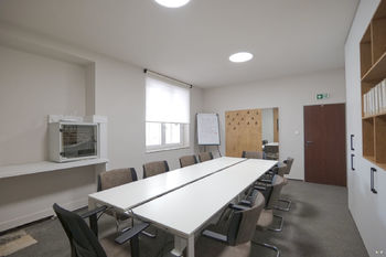 Pronájem kancelářských prostor 660 m², Chrastava