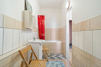 koupelna 2 - Prodej domu 560 m², Světec