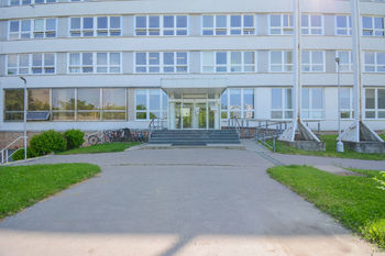 vstup do budovy - Pronájem kancelářských prostor 321 m², Pardubice