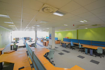 kancelář - Pronájem kancelářských prostor 321 m², Pardubice