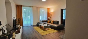 Obývací pokoj - Prodej bytu 2+1 v osobním vlastnictví 80 m², Jeseník 