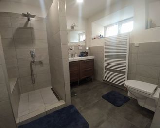 Koupelna - Prodej bytu 2+1 v osobním vlastnictví 80 m², Jeseník