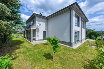 Prodej domu 456 m², Velké Popovice (ID 285-
