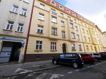 Pronájem bytu 1+1 v osobním vlastnictví 50 m², Praha 8 - Libeň