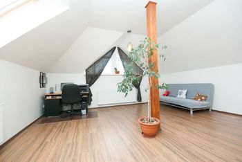 Prodej domu 250 m², Zdiby
