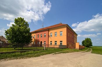 Prodej domu 144 m², Kmetiněves