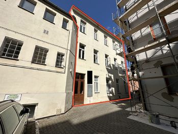 Prodej nájemního domu 150 m², Praha 8 - Karlín (
