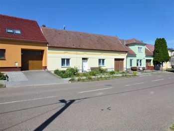 Prodej domu 250 m², Klobouky u Brna
