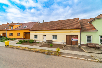 Prodej domu 250 m², Klobouky u Brna