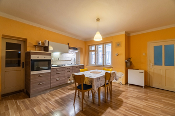 Prodej domu 250 m², Klobouky u Brna