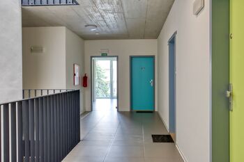 Domovní chodba - Pronájem bytu 1+kk v osobním vlastnictví 29 m², Plzeň