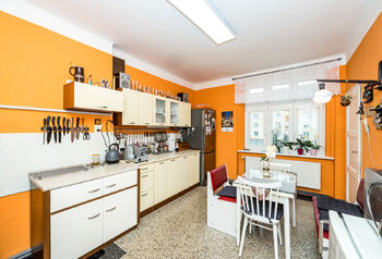 Byt 3.NP kuchyně - Prodej nájemního domu 294 m², Teplice