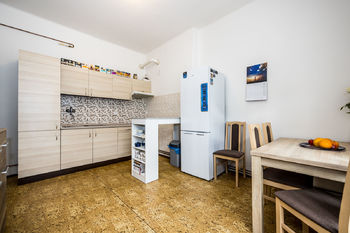 Byt 1.NP kuchyně - Prodej nájemního domu 294 m², Teplice
