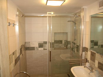 Koupelna 2.NP - Prodej domu 155 m², Rabí