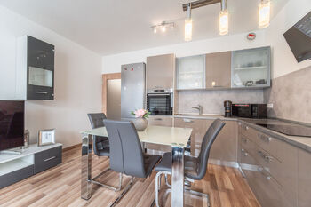 Pronájem bytu 2+kk v osobním vlastnictví 54 m², Praha 10 - Uhříněves