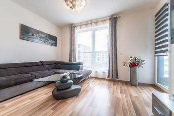 Pronájem bytu 2+kk v osobním vlastnictví 54 m², Praha 10 - Uhříněves