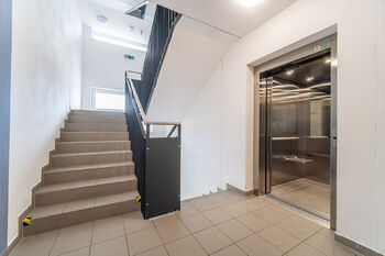 Pronájem bytu 2+kk v osobním vlastnictví 54 m², Praha 10 - Uhříněves