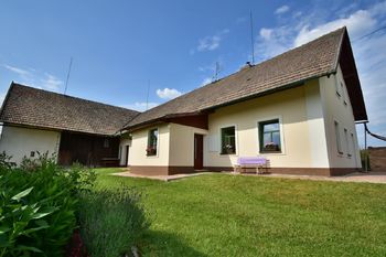 Prodej domu 450 m², Bačetín