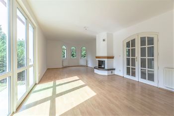 Prodej domu 210 m², Praha 10 - Uhříněves