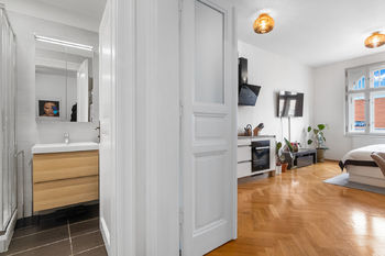 Prodej bytu 1+kk v osobním vlastnictví 43 m², Praha 7 - Bubeneč