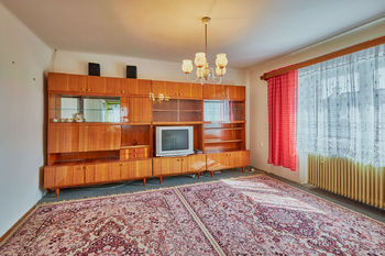obývací pokoj v patře - Prodej domu 120 m², Libušín