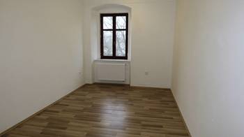 ložnice  - Pronájem bytu 2+1 v osobním vlastnictví 67 m², Žatec