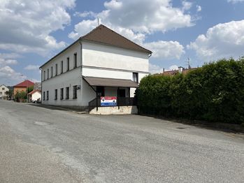 Prodej domu 301 m², Křelovice