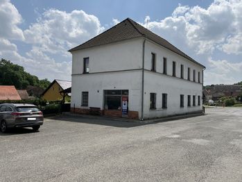 Prodej obchodních prostor 301 m², Křelovice (ID
