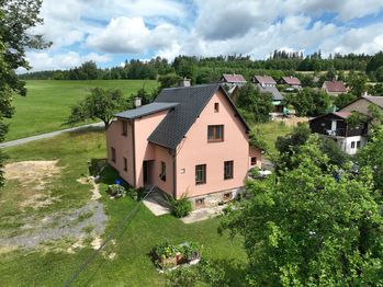 pohled na dům z dronu - Prodej domu 200 m², Železný Brod