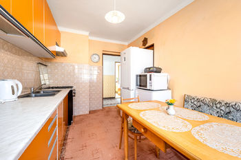 kuchyně v přízemí - Prodej domu 221 m², Kaplice