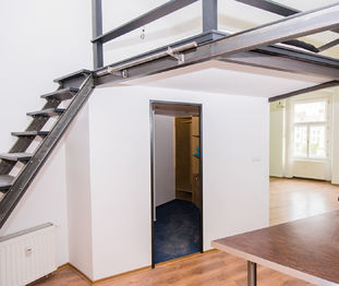 Prodej nájemního domu 1300 m², Chrudim