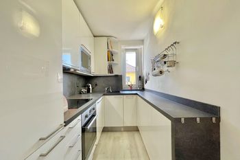 kuchyně - Prodej bytu 4+kk v osobním vlastnictví 114 m², Milovice