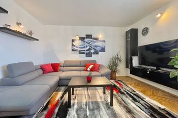 obývací pokoj  - Prodej bytu 4+kk v osobním vlastnictví 114 m², Milovice 