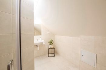 Prodej bytu 2+kk v osobním vlastnictví 44 m², Praha 10 - Kolovraty