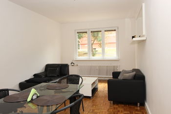 obývací pokoj - Prodej bytu 3+1 v družstevním vlastnictví 74 m², Praha 10 - Malešice