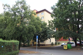 pohled na dům - Prodej bytu 3+1 v družstevním vlastnictví 74 m², Praha 10 - Malešice