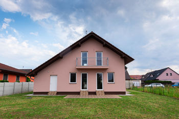 Prodej domu 141 m², Líbeznice (ID 332-NP00142)