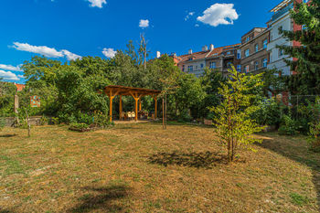 Prodej bytu 3+kk v osobním vlastnictví 76 m², Praha 10 - Vršovice