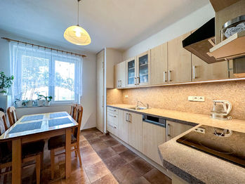 kuchyň - Prodej bytu 2+1 v osobním vlastnictví 61 m², Kamýk nad Vltavou