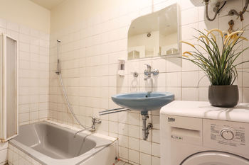 koupelna - Prodej domu 119 m², Nové Strašecí